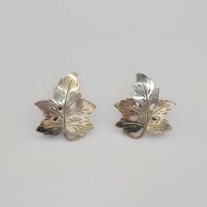 Vintage Gold Tone 925 Sterling Silver Ornate Detailed Leaf Screw-back Earrings